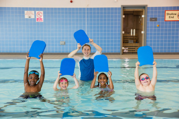 You are currently viewing Swimming lessons save lives: What parents should know